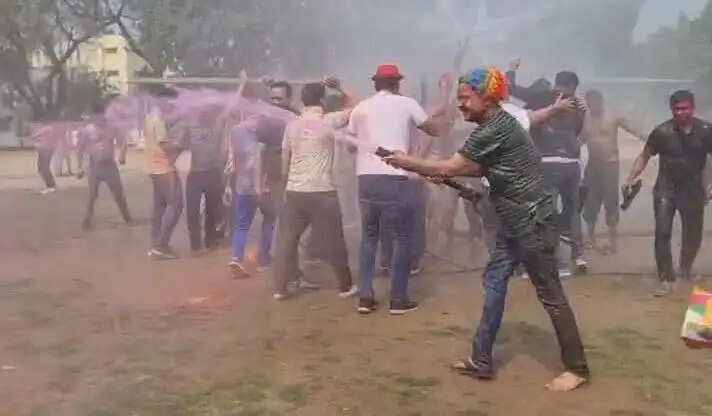 होली का त्यौहार रंग बिरंगी खुशियां लेकर आता है : एसएसपी