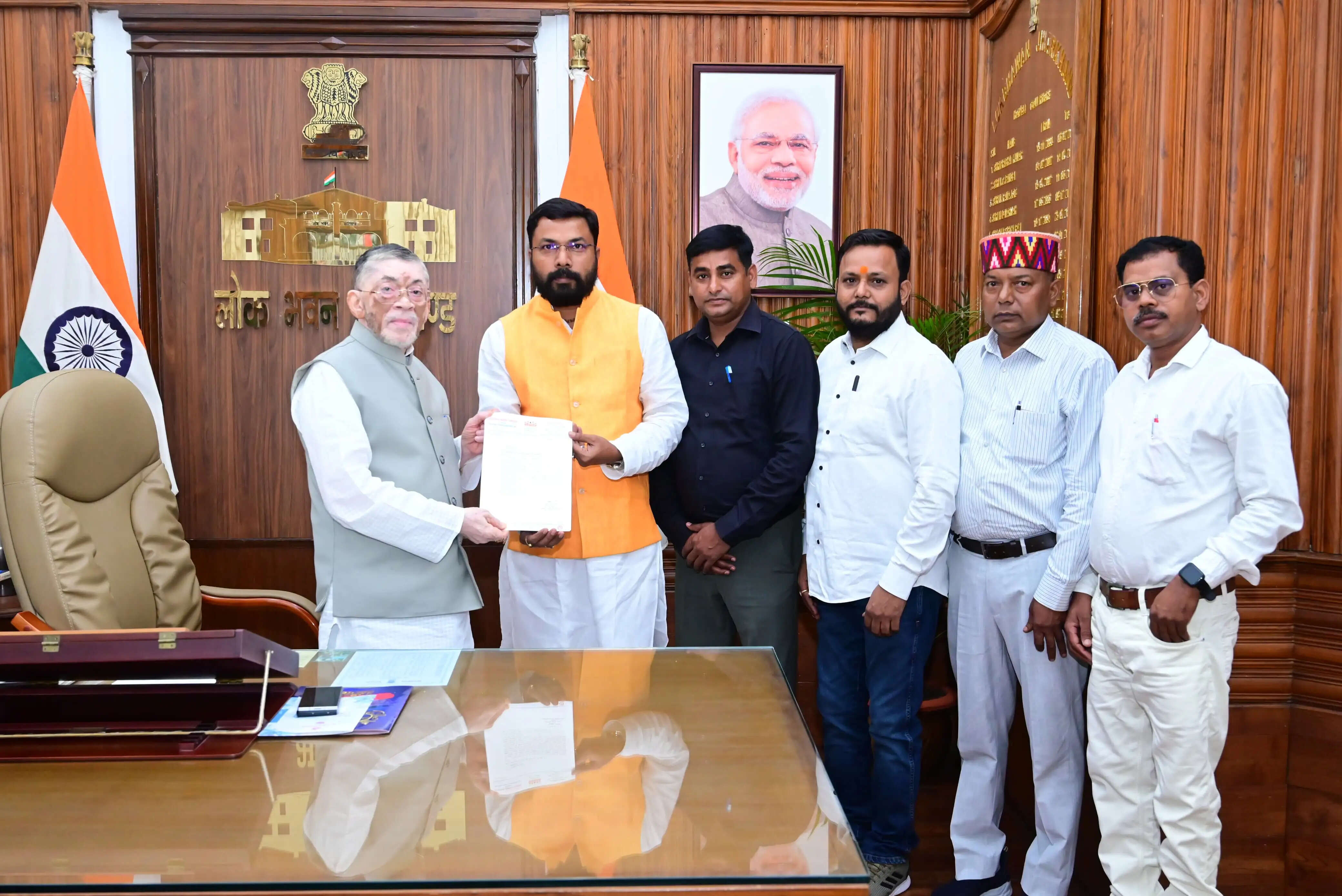 त्रि-स्तरीय पंचायत प्रतिनिधि संघ के प्रतिनिधिमंडल ने राज्यपाल को सौंपा ज्ञापन