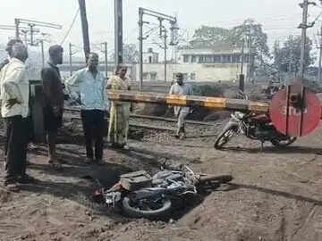 कोरबा में बारूद से भरे वाहन की चपेट में आने से बाइक सवार की मौत