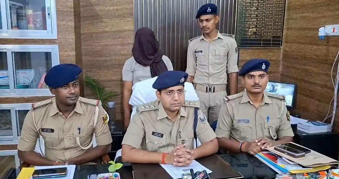 शाहकुंड में गांजा तस्कर गिरफ्तार, 'स्वस्थ युवा, स्वस्थ भागलपुर' अभियान के तहत पुलिस को बड़ी सफलता