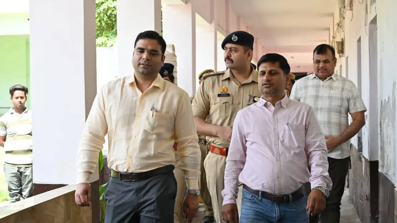 होमगार्ड भर्ती परीक्षा की तैयारियों का जिलाधिकारी ने लिया जायजा