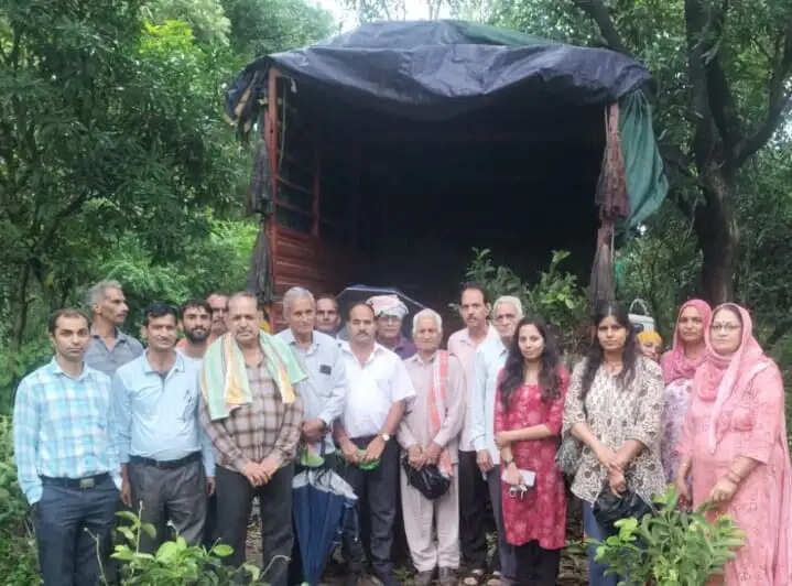 एचपीशिवा के जोल क्लस्टर के बागवानों को बांटे अमरूद के 2300 पौधे