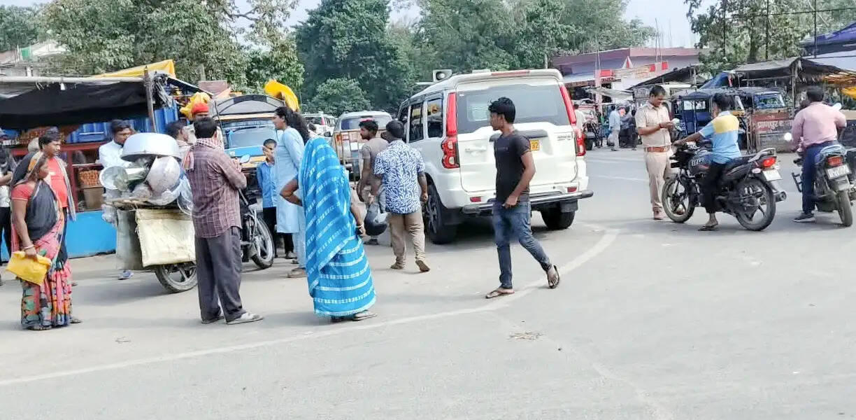 कटिहार में चला परिवहन विभाग का डंडा, एक दिन में 4.96 लाख रुपये का जुर्माना