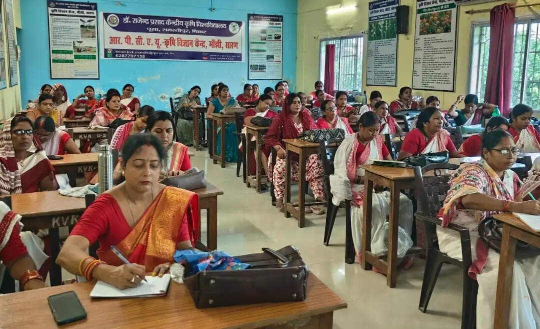 मांझी में आंगनबाड़ी सेविकाओं के लिए एक दिवसीय पोषण वाटिका प्रशिक्षण कार्यक्रम का हुआ आयोजन