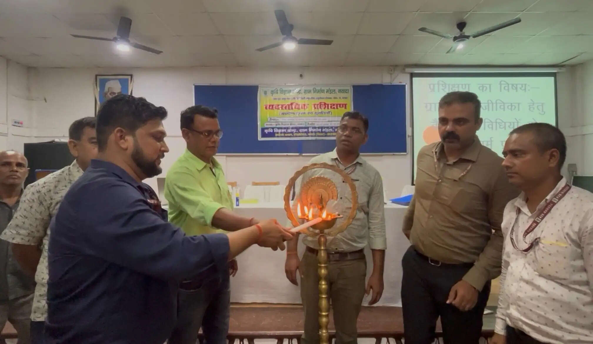 ग्रामीण आजीविका को बढ़ावा देने हेतु डेयरी फार्म प्रबंधन पर पांच दिवसीय प्रशिक्षण शुरू