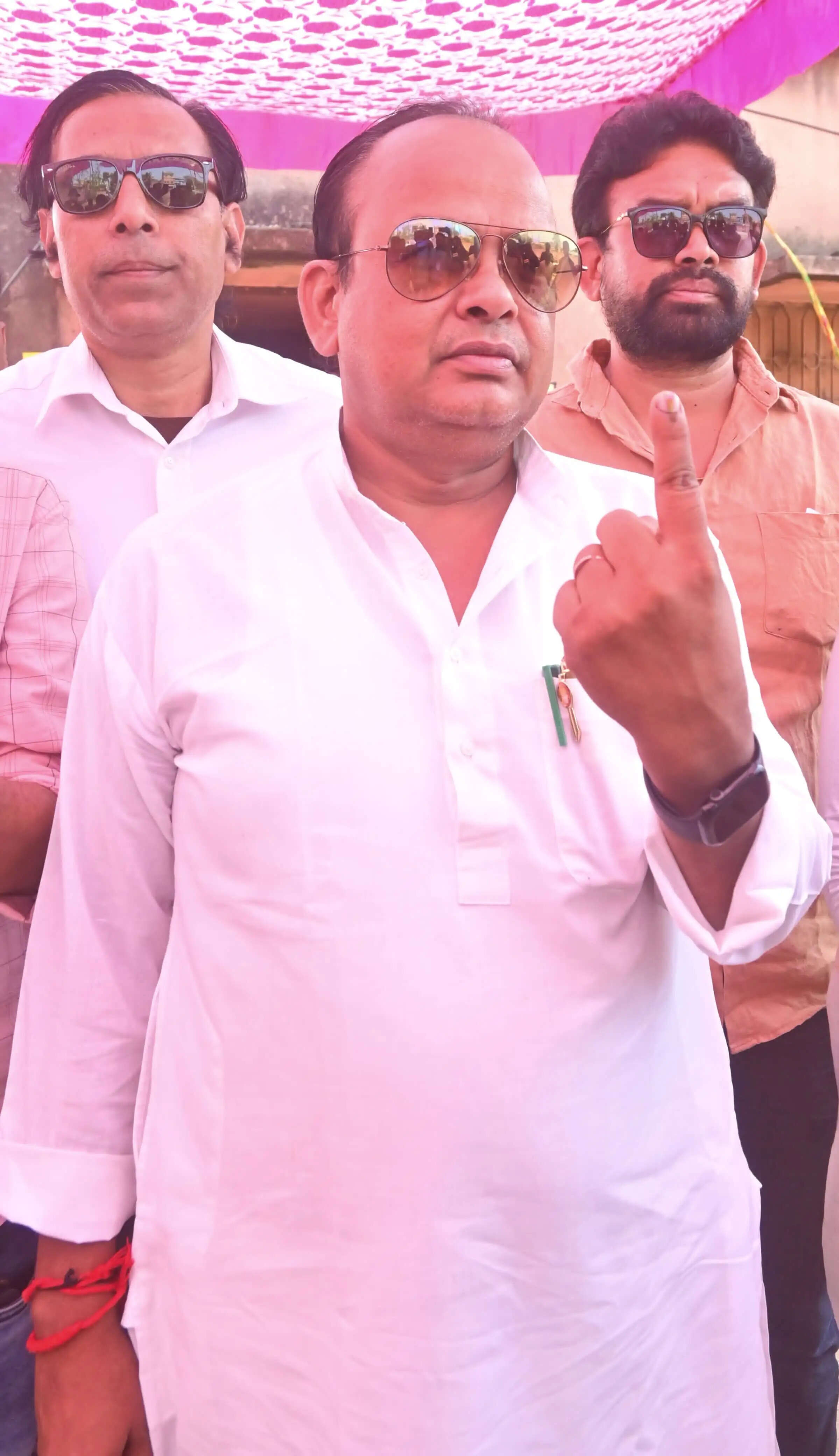 जामताड़ा में स्वास्थ्य मंत्री इरफान अंसारी ने किया मतदान