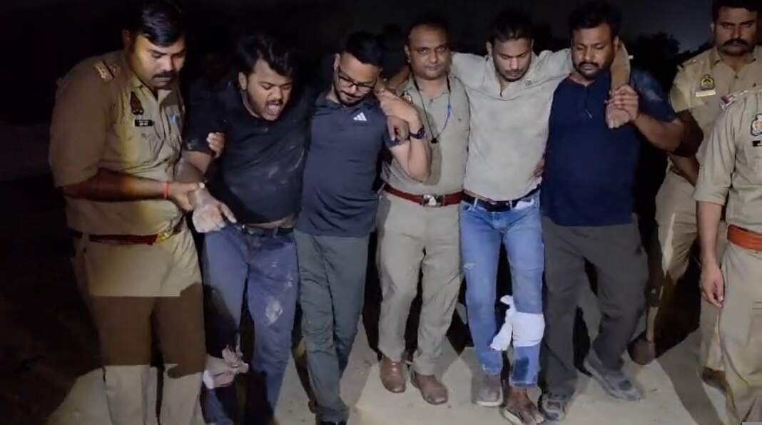गोकशी के मामले में वांछित दो आरोपित मुठभेड़ में घायल