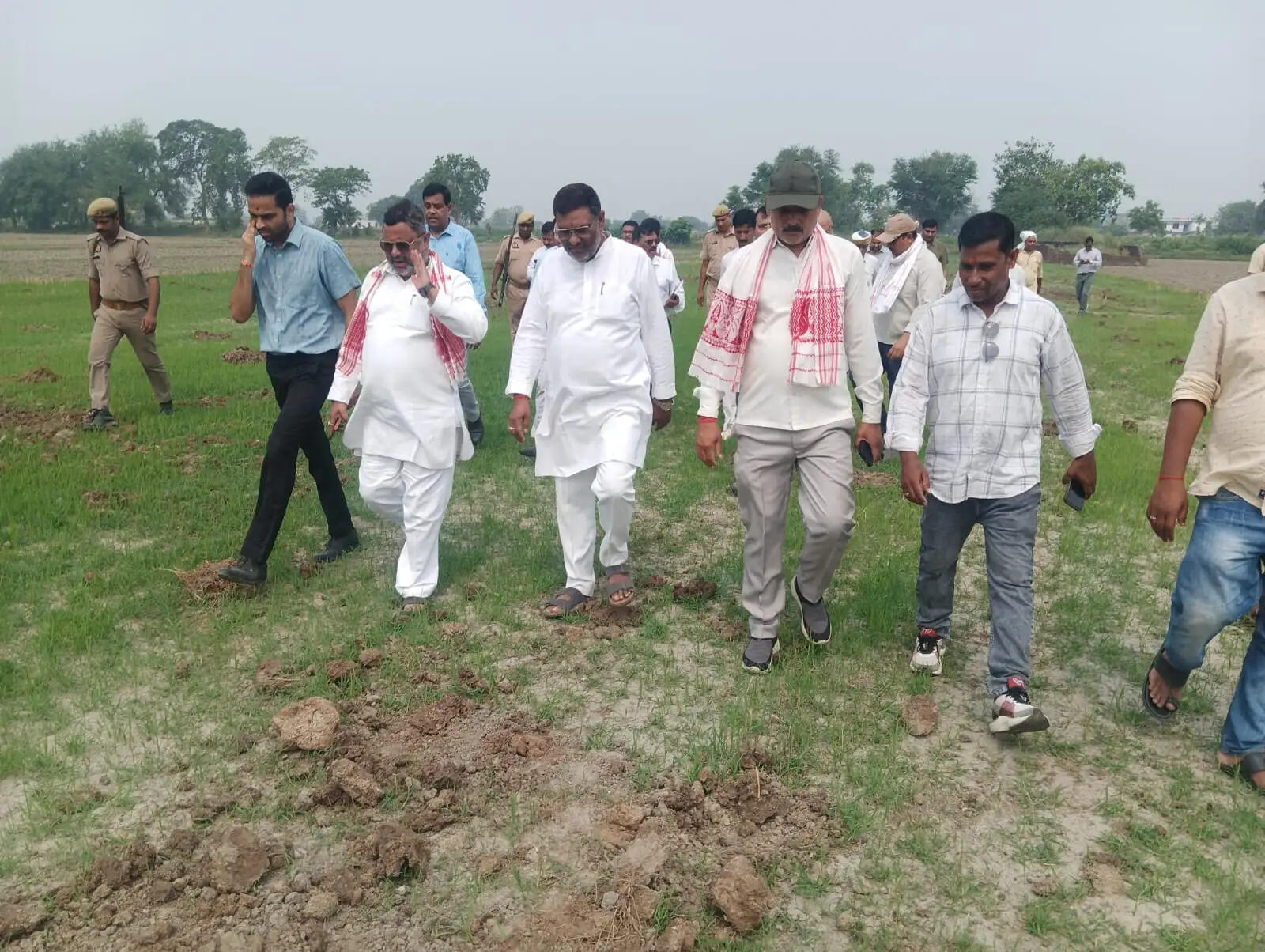 मुख्यमंत्री के प्रस्तावित कार्यक्रम को लेकर डीएम-एसपी ने किया निरीक्षण