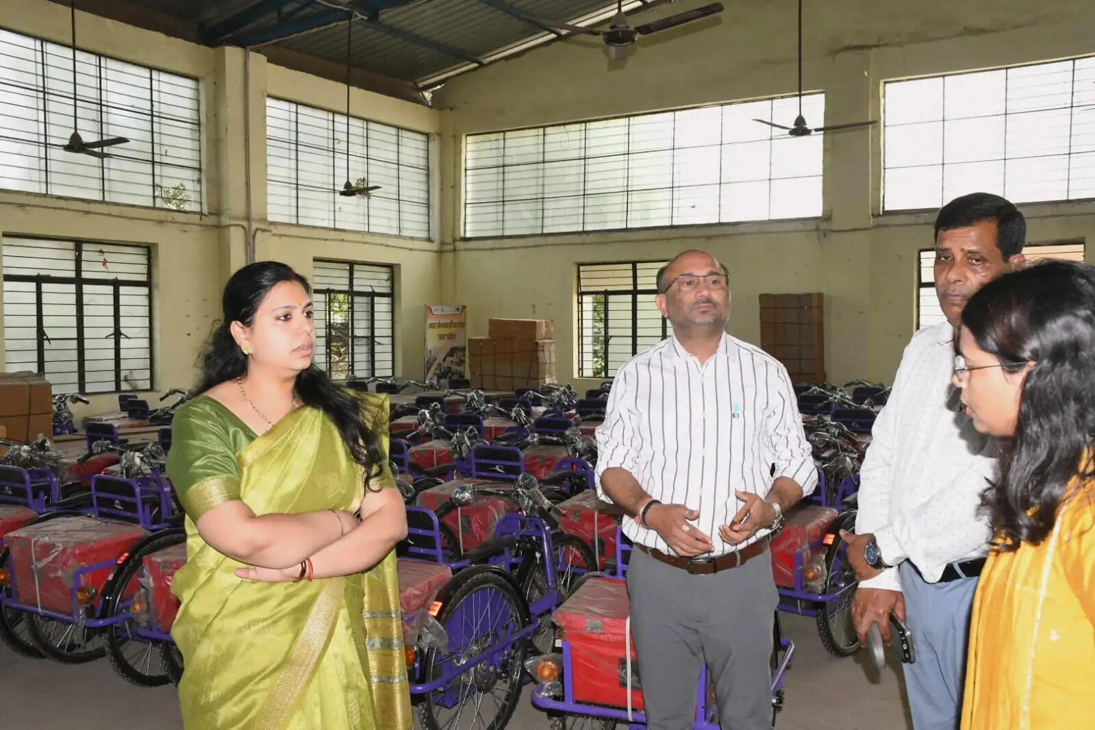 दिव्यांगजनों को अप्रैल के प्रथम सप्ताह में मिलेंगे सहायक उपकरण : जिलाधिकारी