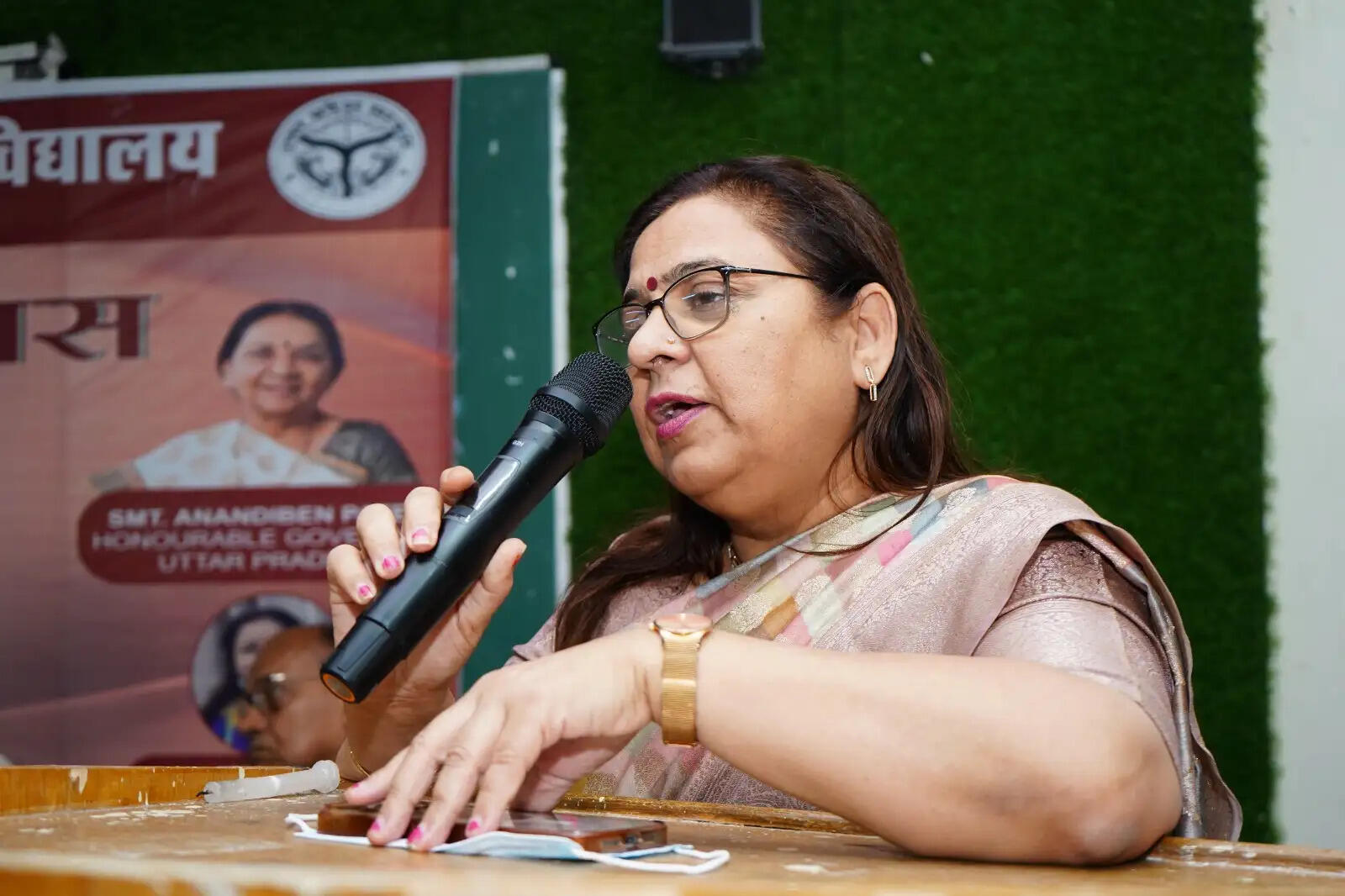 विश्व क्षय रोग दिवस पर डीडीयू विश्वविद्यालय की अनूठी पहल, मरीजों को दी गईं प्रोटीन युक्त पोषण पोटलियां