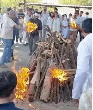 पहलगाम आतंकी हमले में मारे गए जयपुर के नीरज उधवानी को बड़े भाई ने दी मुखाग्नि