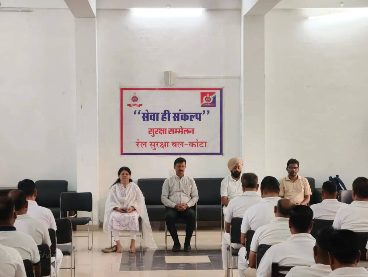 यात्री सुरक्षा में तैनात आरपीएफ कर्मियों को सिखाए तनाव प्रबंधन के गुर