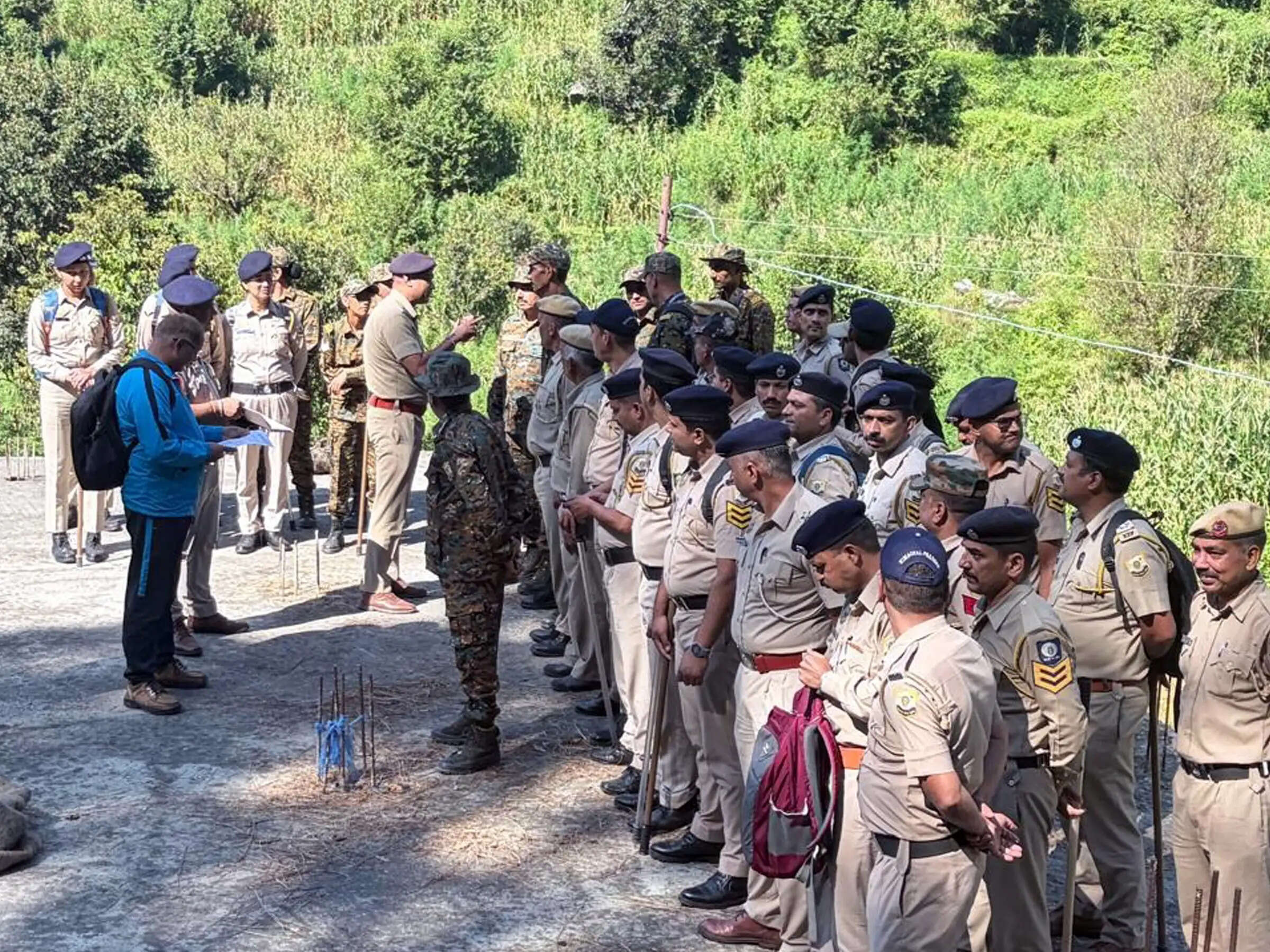 चौहारघाटी के लापता रणजीत की तलाश में सर्च ऑपरेशन, 60 पुलिस जवानों ने खंगाले जंगल नहीं मिला सुराग
