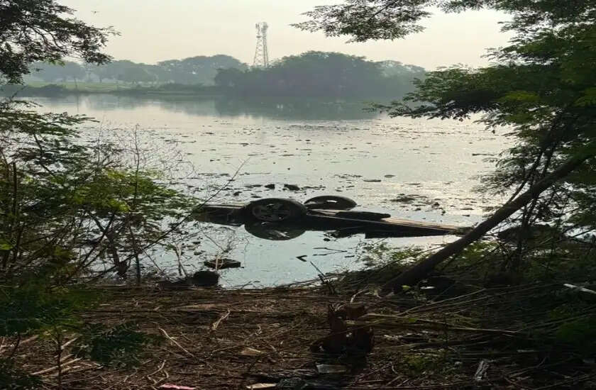 पंजाब : जगराओं-रायकोट रोड पर तालाब में कार गिरने से तीन आप कार्यकर्ताओं की मौत