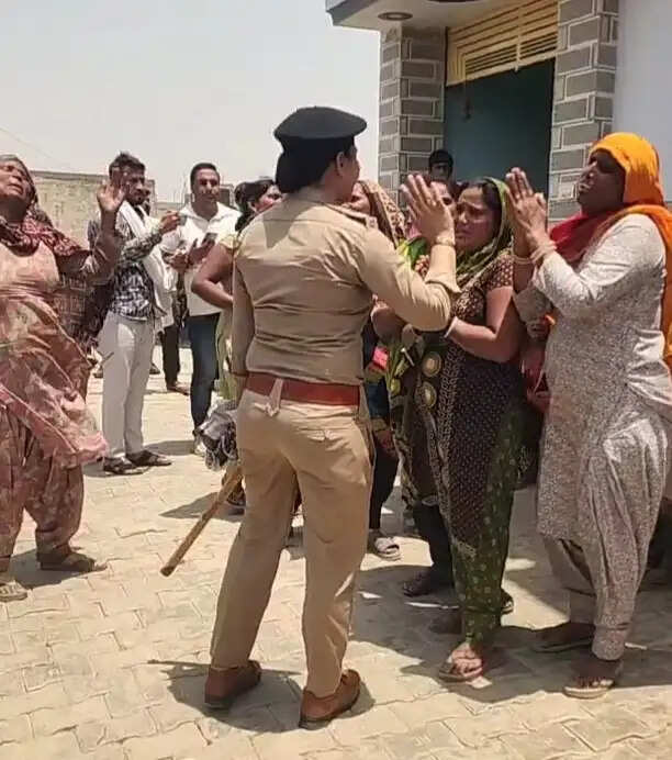 जींद : नशा तस्करों के मकानों पर चला बुलडोजर