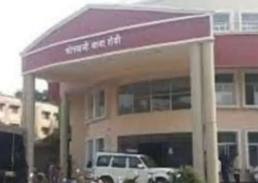 पुतला दहन को लेकर हंगामा मामले में रिफॉर्म मंच से जुड़े लोगों के खिलाफ तीन एफआईआर