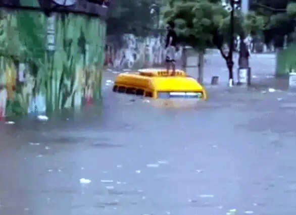 फरीदाबाद: बारिश में 50 से अधिक सडक़ें हुई जलमग्र