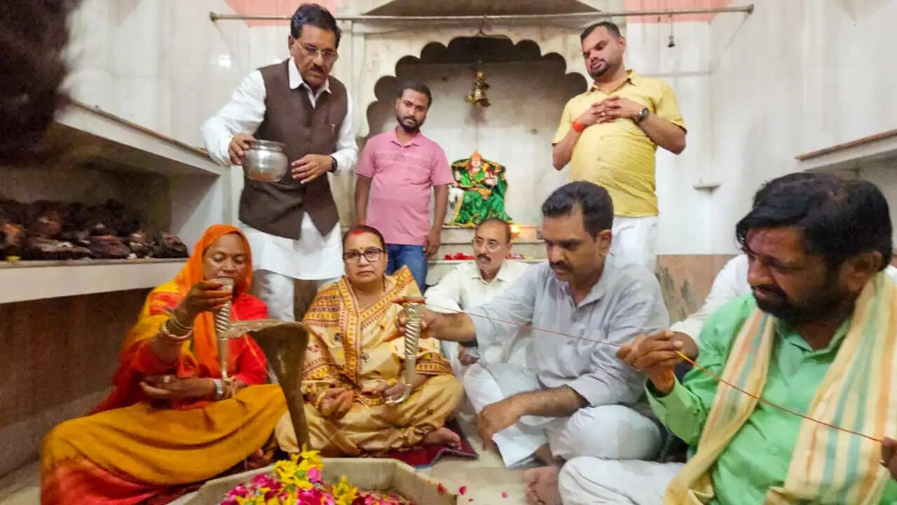 सर्व समाज की आस्था और समरसता का प्रतीक है शीतला माता मंदिर : असीम अरुण