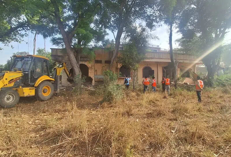 इंदौरः प्रशासन की बड़ी कार्रवाई, 200 करोड़ से अधिक की शासकीय भूमि को कराया गया अतिक्रमण मुक्त