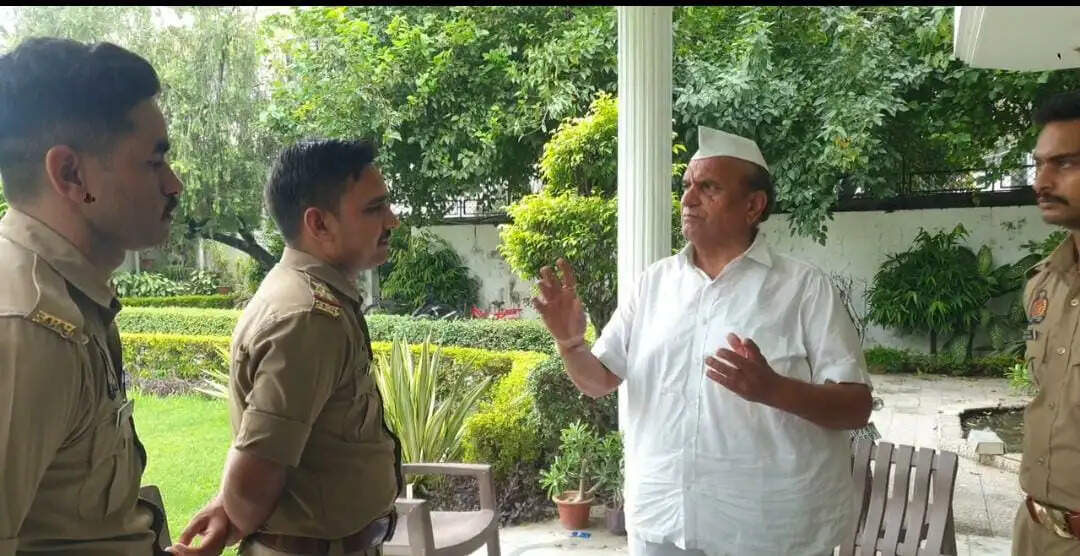 छात्रों पर कथित लाठीचार्ज के विरोध में कानपुर में सपा-कांग्रेस के नेता नहीं कर सके प्रदर्शन—सत्याग्रह