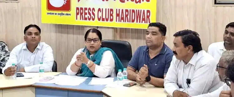 हरिद्वार ग्रामीण में फॉर्म-सात को लेकर घमासान, अनुपमा ने लगाए वोट काटने की साजिश के आरोप