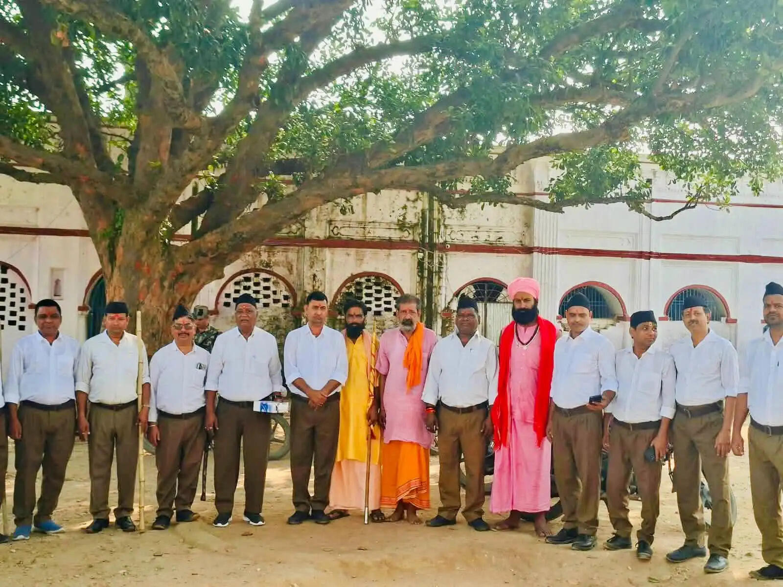 आरएसएस का विजयदशमी पथ-संचलन, सामाजिक समरसता का दिया संदेश