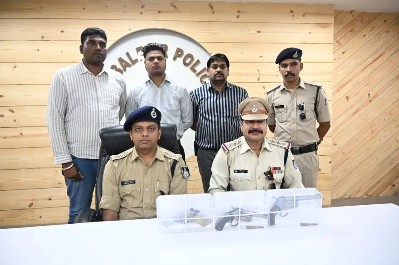 जबलपुर : लार्डगंज पुलिस ने अवैध हथियार तस्करी गिरोह का किया भंडाफोड़, तीन बदमाश गिरफ्तार