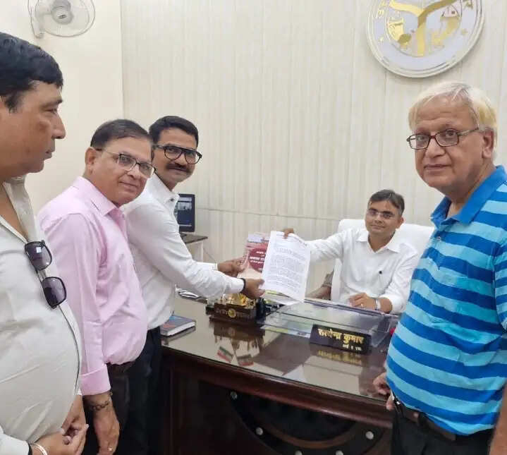 मालवीय मार्केट व्यवसायिक संघ ने उठायी काशी कोतवाल काल भैरव का नाम अंकित करने की मांग