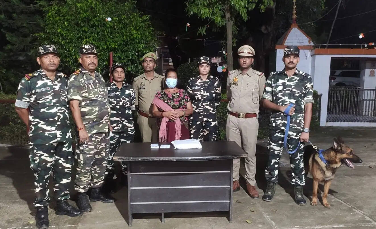 नेपाली महिला 30 लाख की अफीम के साथ गिरफ्तार