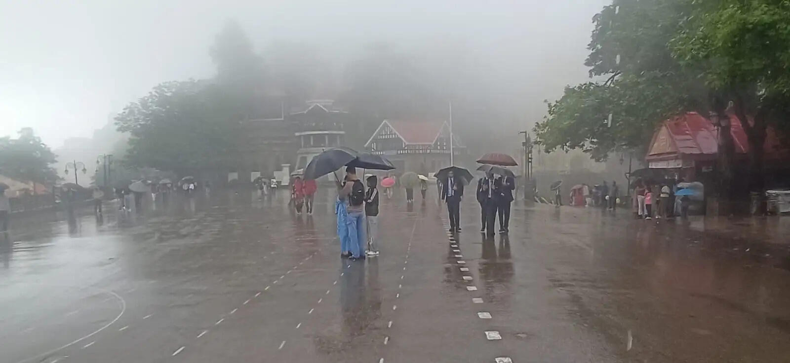 हिमाचल में बारिश का दौर जारी, नदियां-नाले उफान पर, 29 जुलाई तक येलो अलर्ट