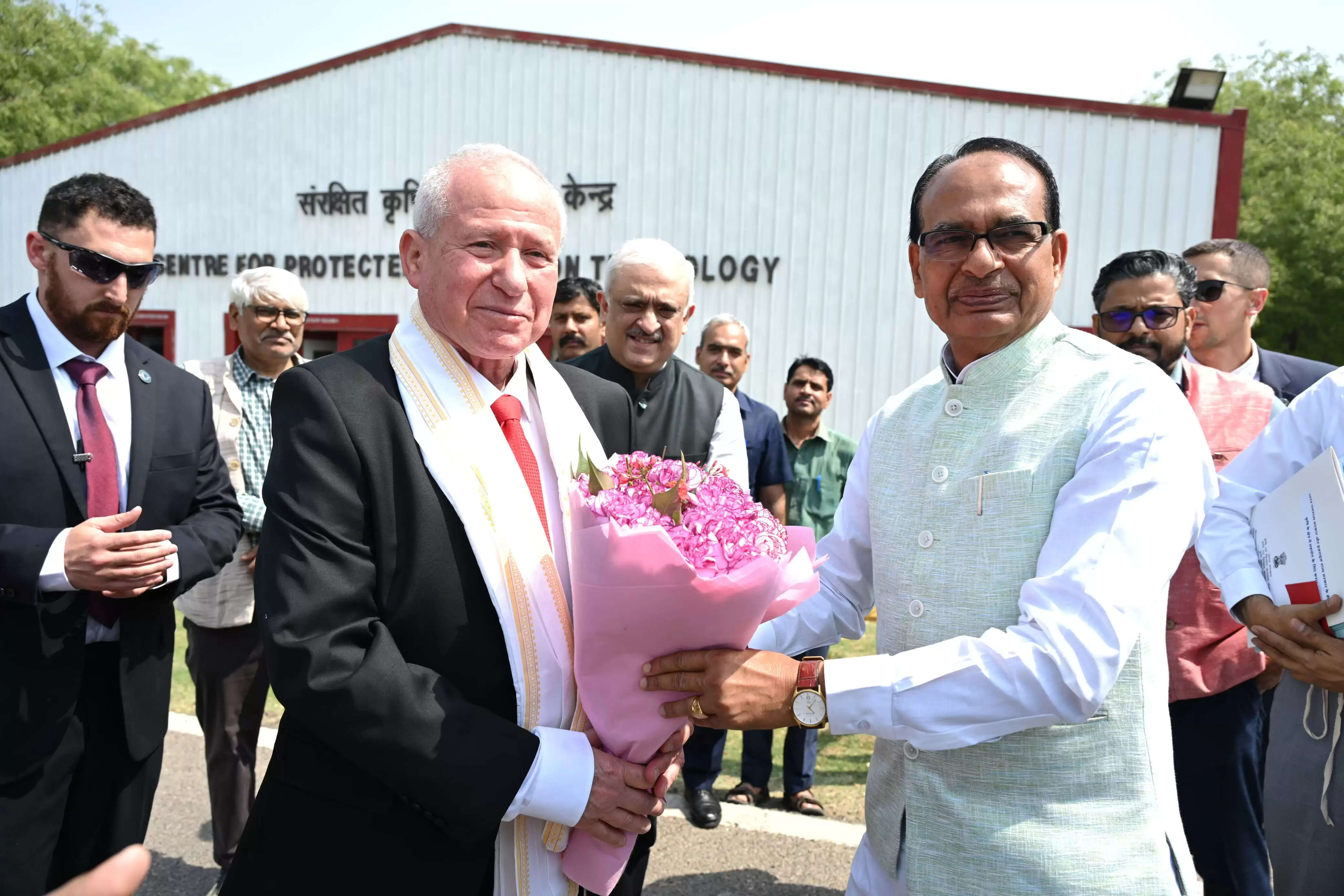 इजराइल के मंत्री अवि दिख्तर ने किया पूसा, आईएआरआई का दौरा