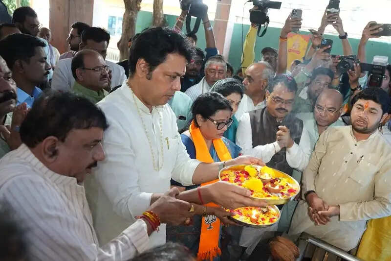 मप्रः भाजपा के प्रदेश प्रभारी बिप्लब कुमार देब एवं सह प्रभारी रेखा वर्मा भोपाल में विभिन्न कार्यक्रमों में हुए शामिल