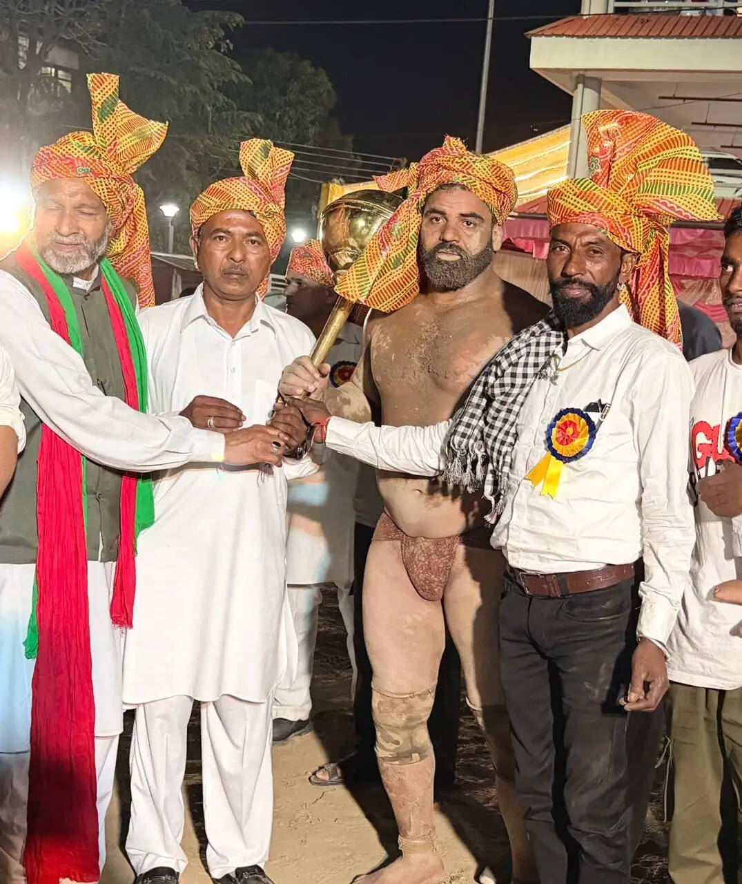 मंडी के भिउली में गज्जण पहलवान स्मृति दंगल: अब्दुल गन्नी और सिद्धार्थ राव ने जीती माली