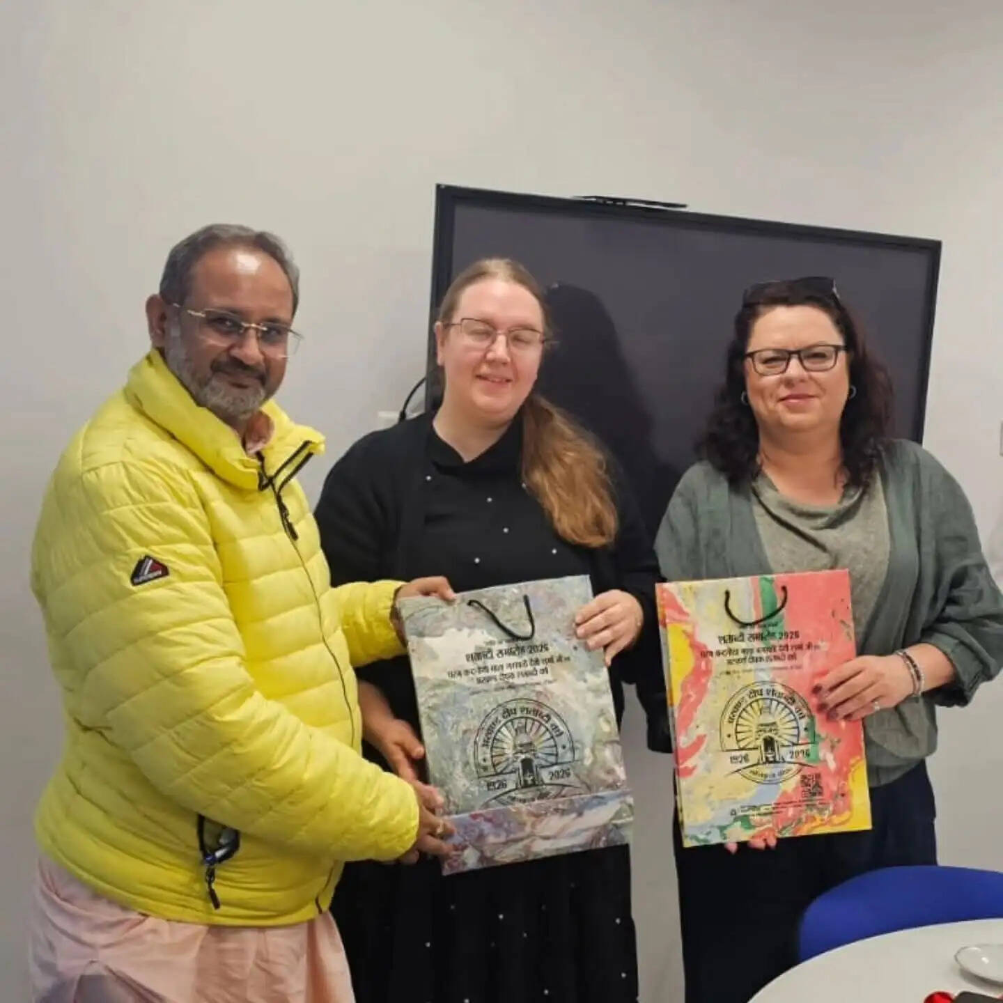 भारतीय संस्कृति के वैश्विक प्रसार को देसविवि और विएमयू में सहमति