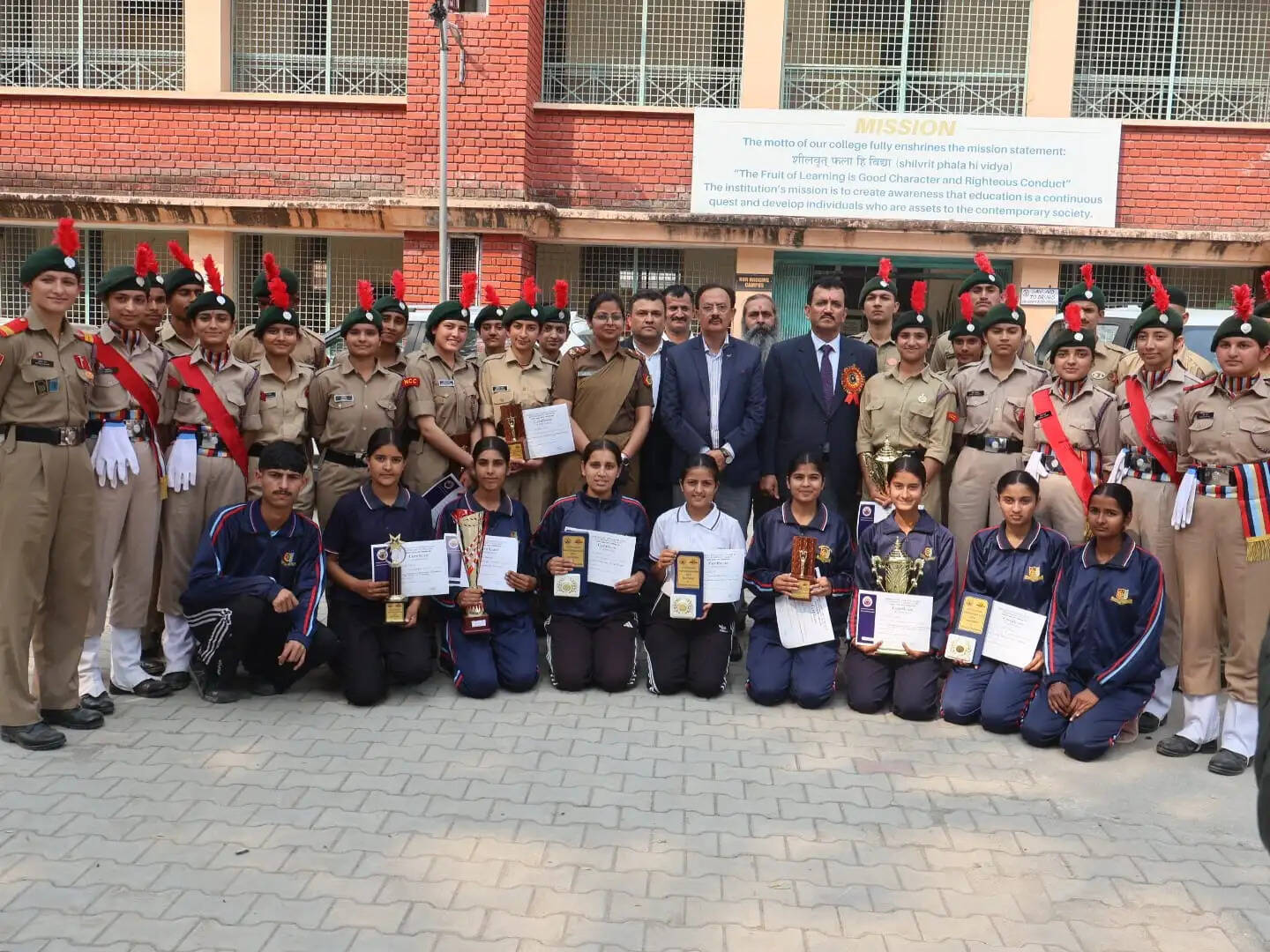 विद्यार्थी जीवन में मेहनत और अनुशासन अति आवश्यक : हर्षवर्धन चौहान