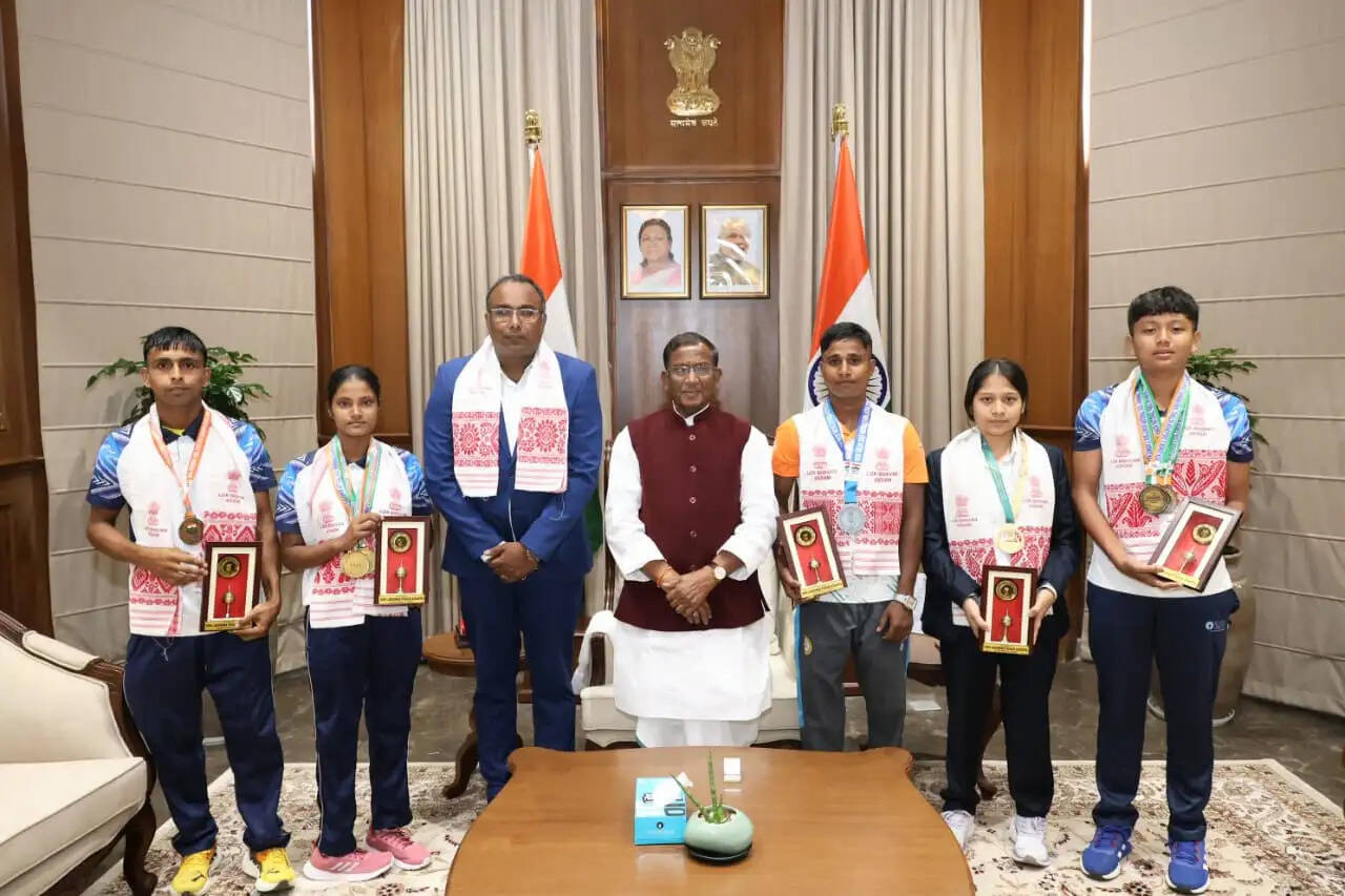 असम के राज्यपाल ने पदक विजेता पैरा खिलाड़ियों को किया सम्मानित