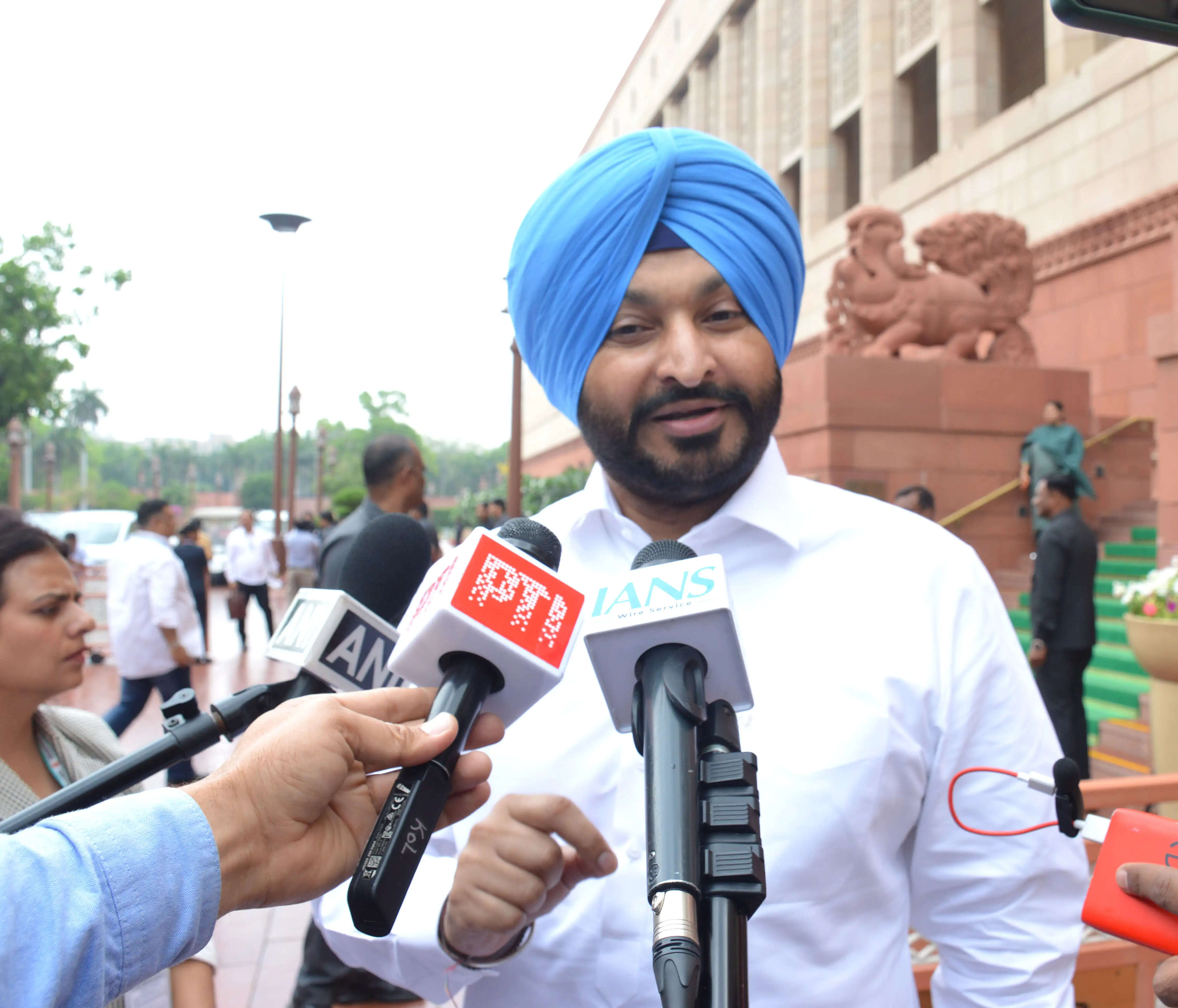 रवनीत बिट्टू ने दिया मंत्रिपरिषद से इस्तीफा