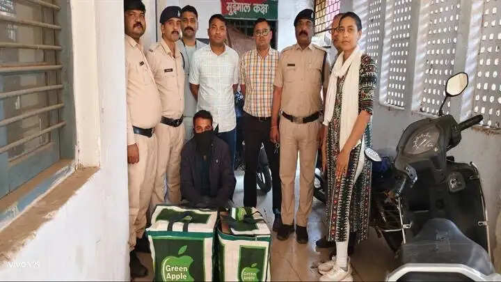 विदिशाः होली के शुष्क दिवस पर 315 पाव अवैध शराब जब्त, दो आरोपियों पर प्रकरण दर्ज