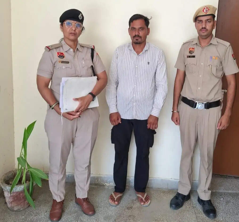 सिरसा: पत्नी व बेटी को जिंदा जलाने का आरोपी गिरफ्तार