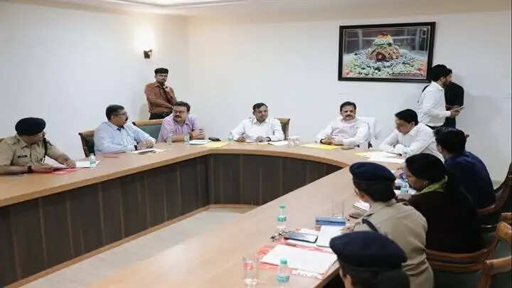 रीवा के बायपास पुल का सुधार कार्य 15 दिन में पूर्ण करें : उप मुख्यमंत्री शुक्ल