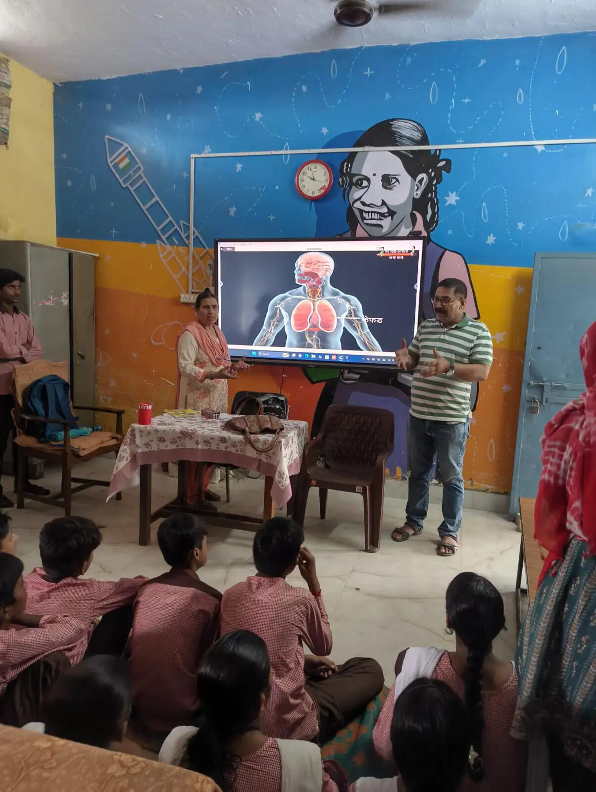 परिषदीय विद्यालयों में शैक्षिक गुणवत्ता को नई दिशा देने के लिए निरंतर नवाचारी व प्रभावी प्रयास जारी