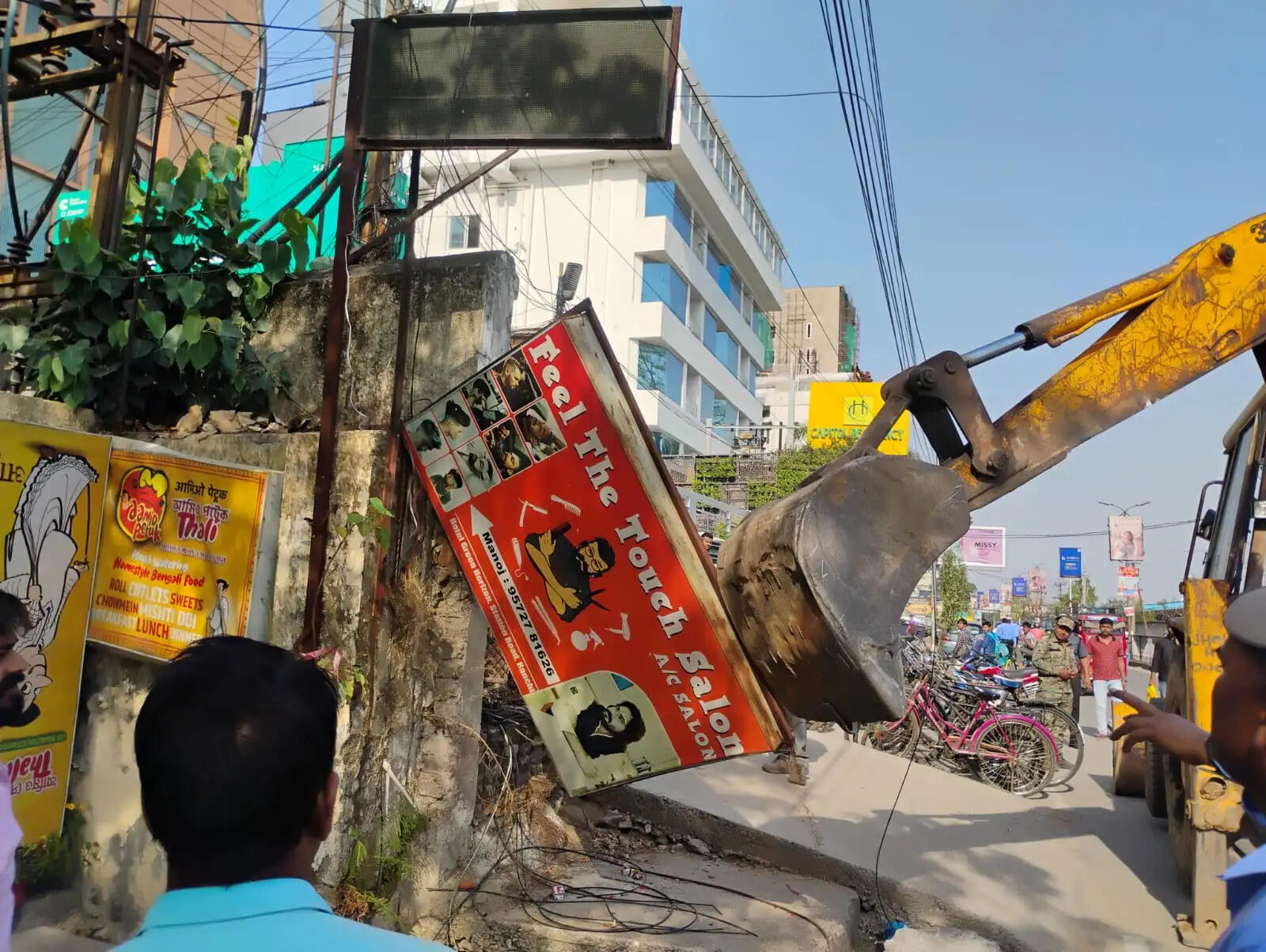 शहर को अतिक्रमण मुक्त बनाने के लिए निगम ने चलाया अभियान