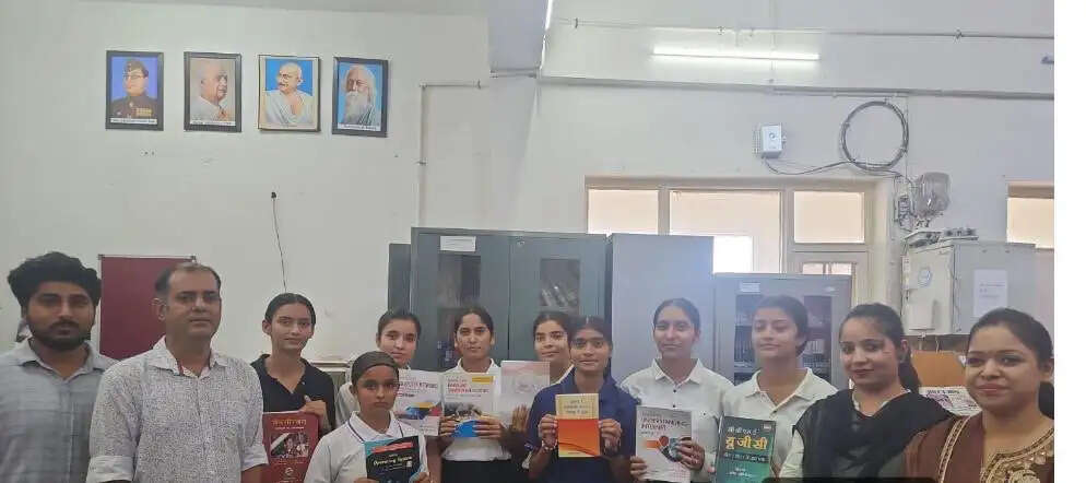 ज्ञान बांटने से बढ़ता है, पुस्तक दान से जरूरतमंद विद्यार्थियों को मिलेगा लाभ