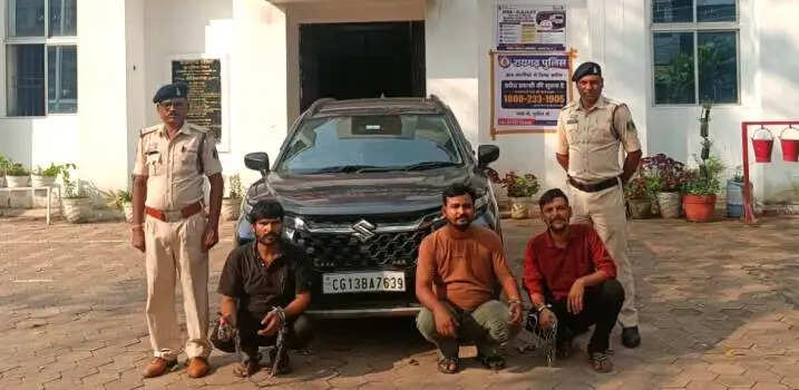 चोरी गए डाला समेत 21 लाख की संपत्ति बरामद, तीन आरोपित गिरफ्तार