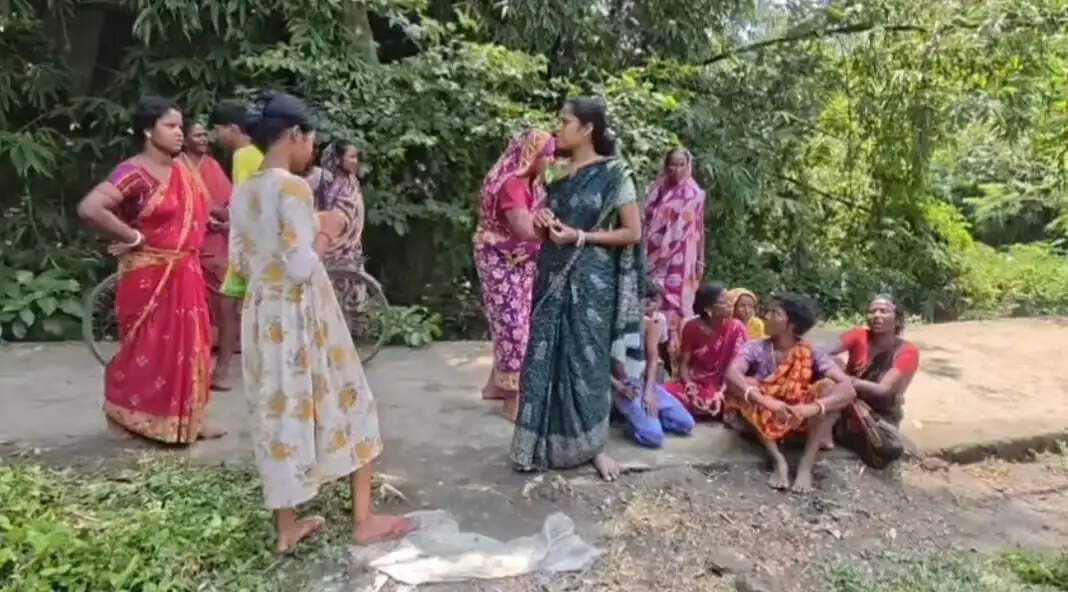 आरामबाग में पत्नी के हाथों पति की हत्या का आरोप, महिला गिरफ्तार