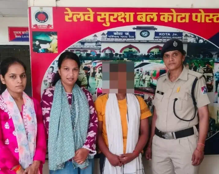 चलती ट्रेन में तलाश कर नाबालिग का&nbsp;कोटा स्टेशन पर किया रेस्क्यू