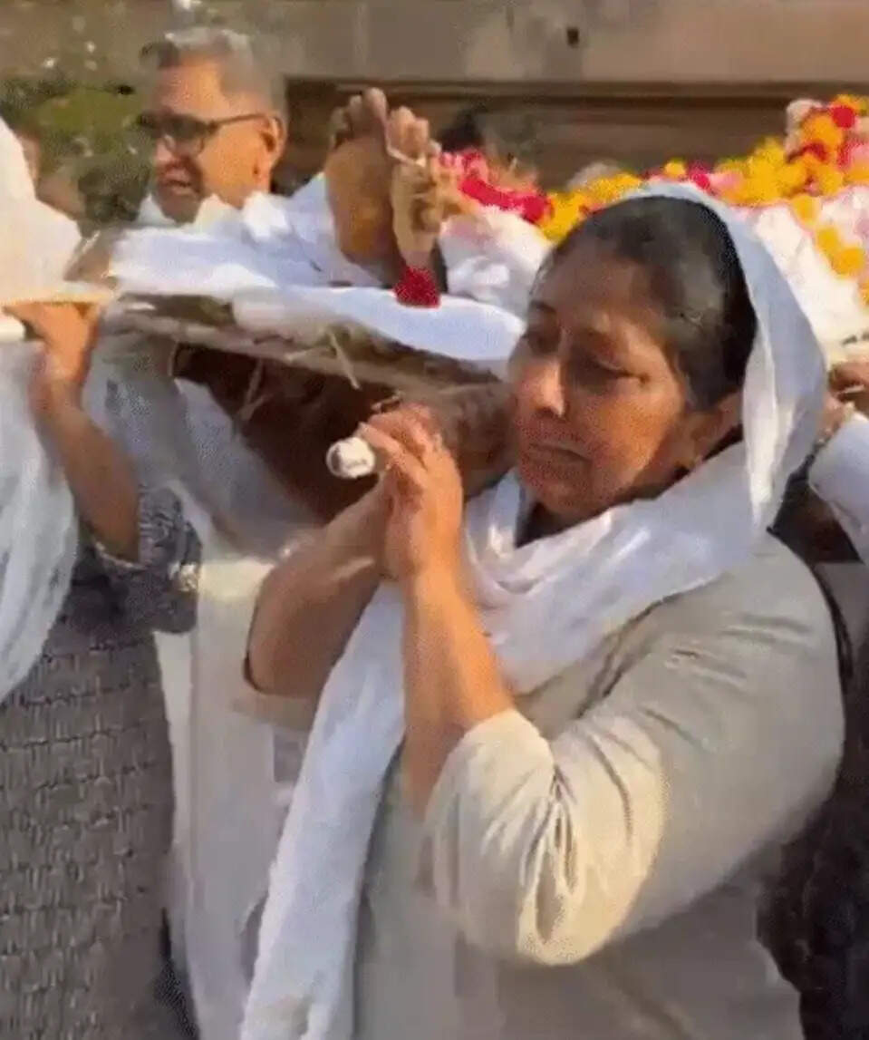 सूरत के पूर्व विधायक डॉ. कनुभाई मावाणी का निधन, बेटियाें ने दिया कंधा