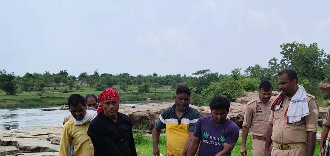कुशियारा फॉल में डूबे युवक का शव दूसरे दिन बरामद