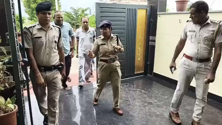 अलवर में जीएसटी असिस्टेंट कमिश्नर के घर डकैती, परिवार को बंधक बना लाखों की लूट