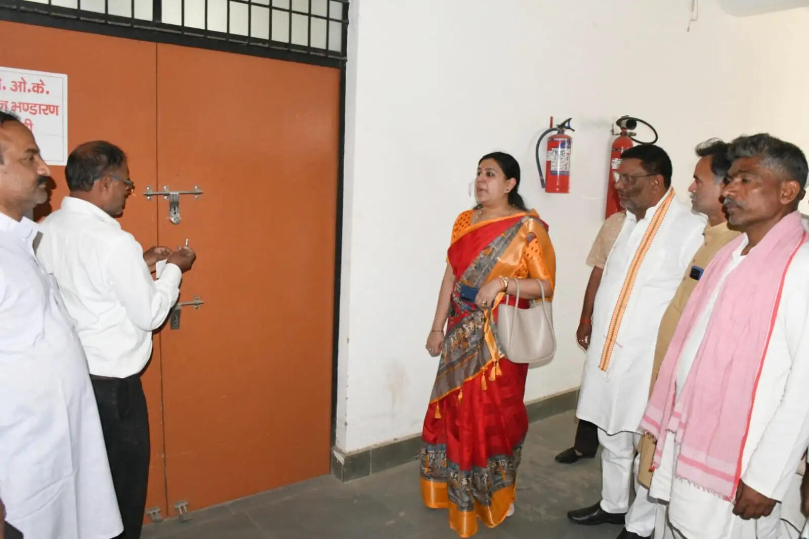 निर्वाचन प्रक्रिया की विश्वसनीयता एवं पारदर्शिता बनाए रखना प्रशासन की सर्वोच्च प्राथमिकता : जिलाधिकारी